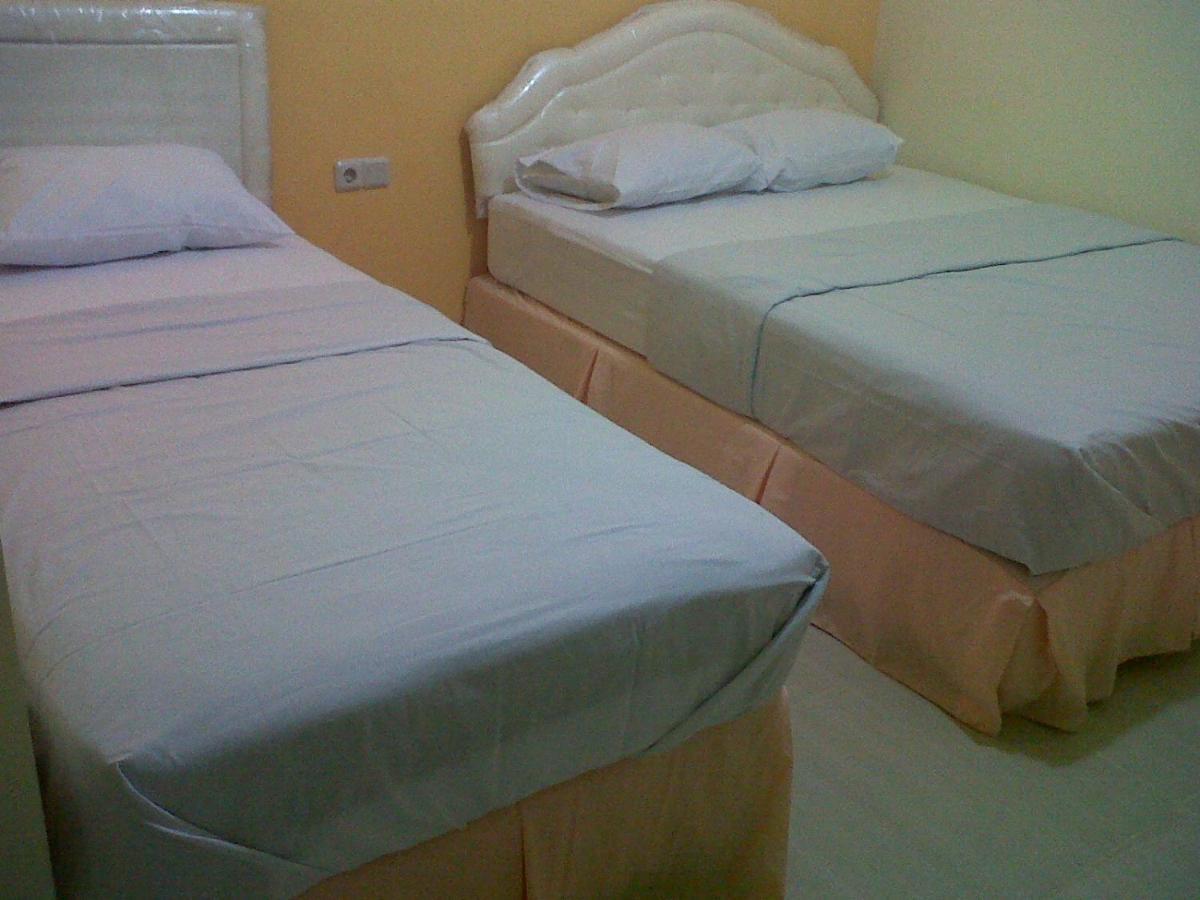 Galaxy Guest House Surabaya Bagian luar foto